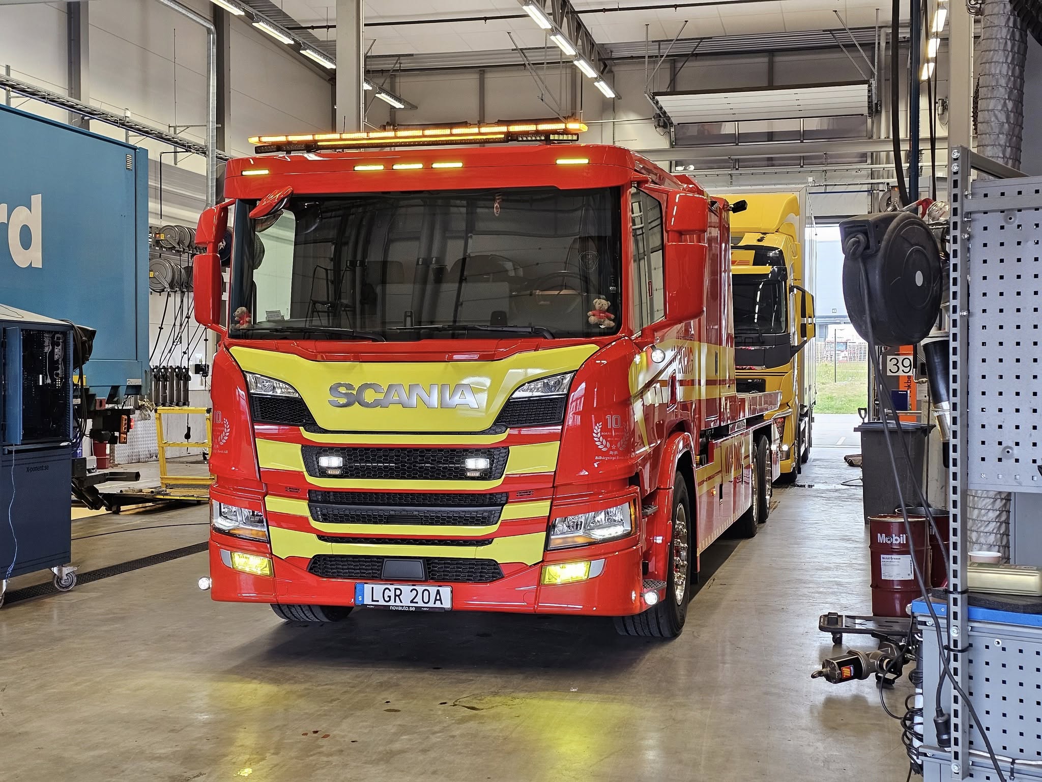 En av bärgningsbilarna hos Bilbärgning i Borås AB